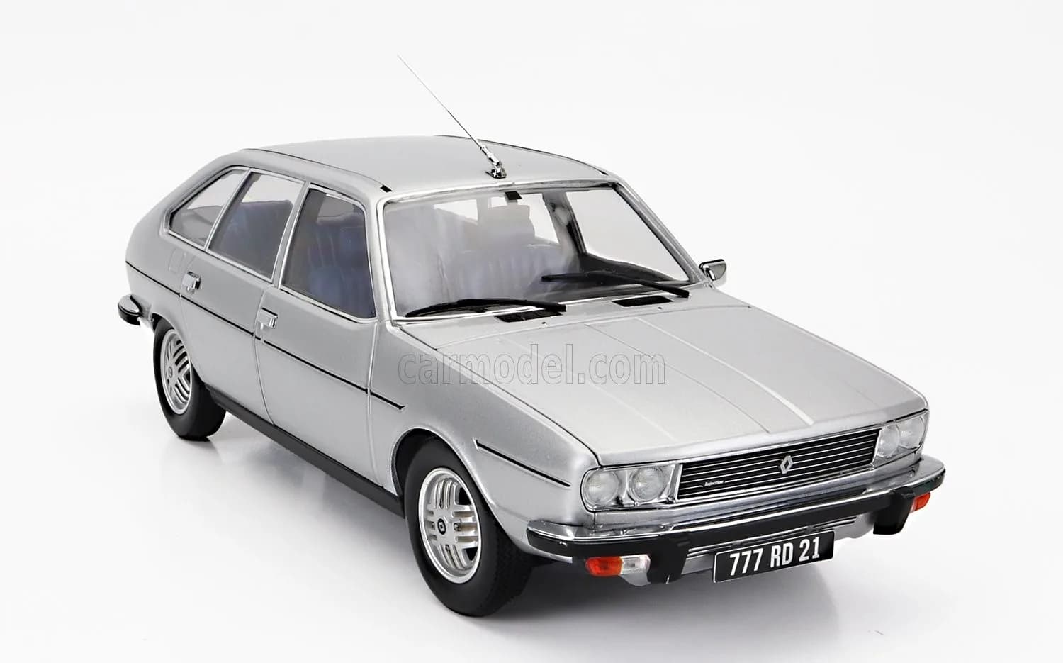 1/18 (Norev) RENAULT 30 TX 1979