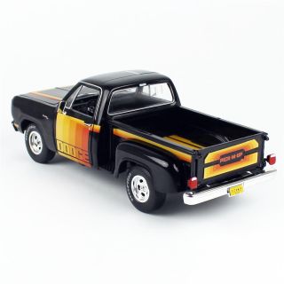 1/18 (Auto world) 1980 DODGE D150 PICK-M-UP UTILINE