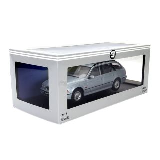 1/18 (Triple 9) BMW 5-SERIES TOURING E39 1998