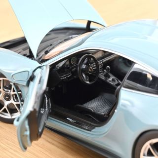 1/18 (Norev) PORSCHE 911 S/T 2023