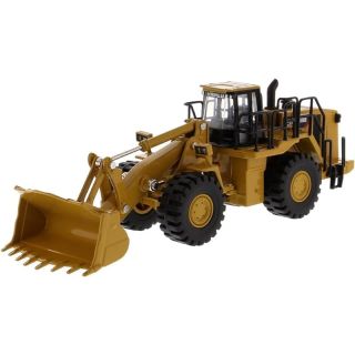 1/64 (Diecast masters) CATERPILLAR 988H WHEEL LOADER