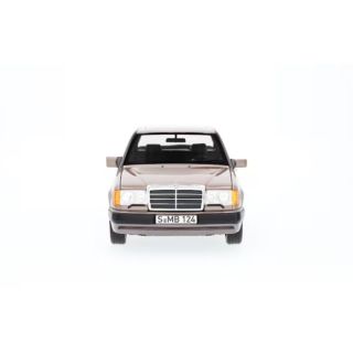 1/18 (Norev) MERCEDES-BENZ 230 E (W 124)