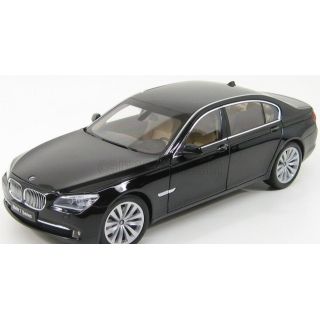 1/18 (Kyosho) BMW 750Li (F02)