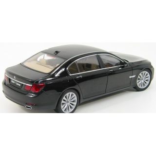 1/18 (Kyosho) BMW 750Li (F02)