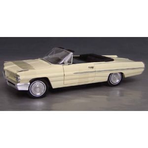 1/18 (Ertl) 1962 PONTIAC CATALINA CONVERTIBLE