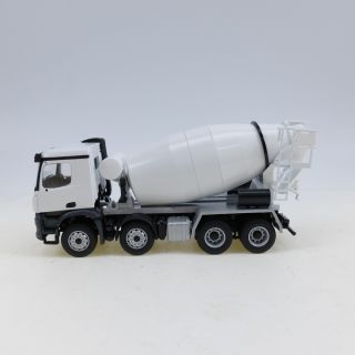 1/50 (Conrad) 1/50 MERCEDES AROCS 8X4 BEYAZ RENK LOGOSUZ BETON MİKSERİ