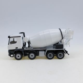 1/50 (Conrad) 1/50 Mercedes Arocs 8X4 Beyaz Renk Logosuz Beton Mikseri