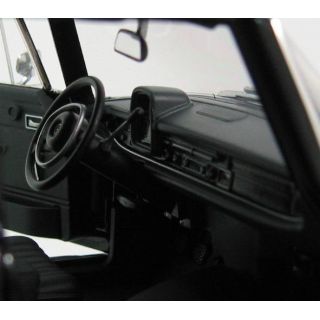 1/18 (Norev) MERCEDES-BENZ 250 UNIVERSAL (W110) (High Quality)
