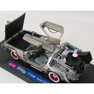 1/18 (Sunstar) DE LOREAN BACK TO THE FUTURA (PARTIII)