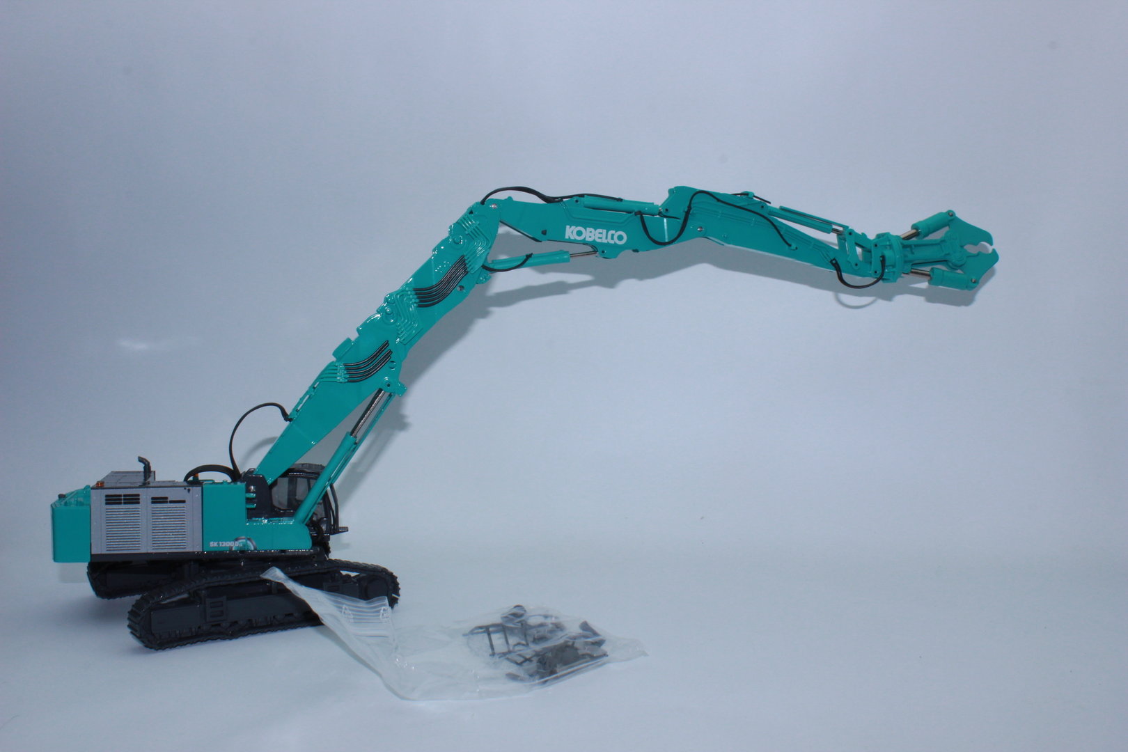 1/50 (Conrad) KOBELCO SK1300DLC-10 YIKIM EKSKAVATÖRÜ